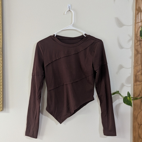 Asymmetrical Cropped Top - Picture 1 of 4